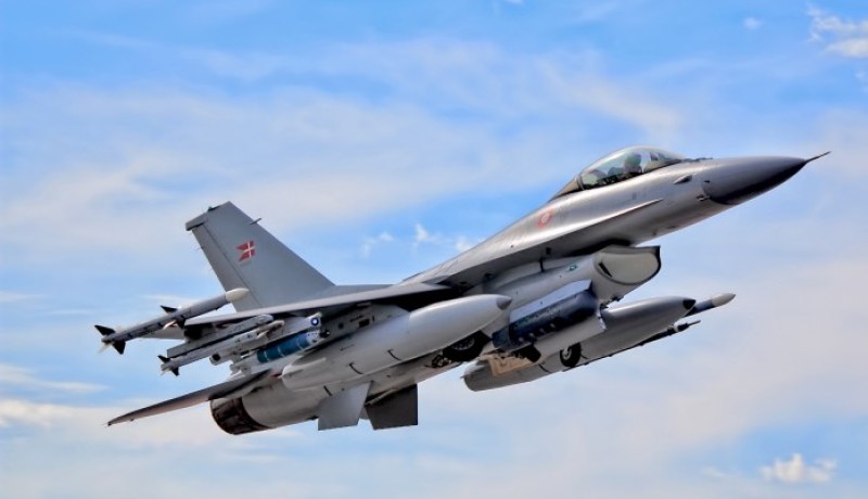 الدنمارك تقرر سحب مقاتلتها الحربية من عمليات التحالف الدولي بسوريا والعراق