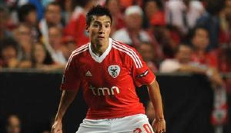 مانشيستر يونايتد يقترب من التعاقد مع نيكولاس جايتان بنفيكا