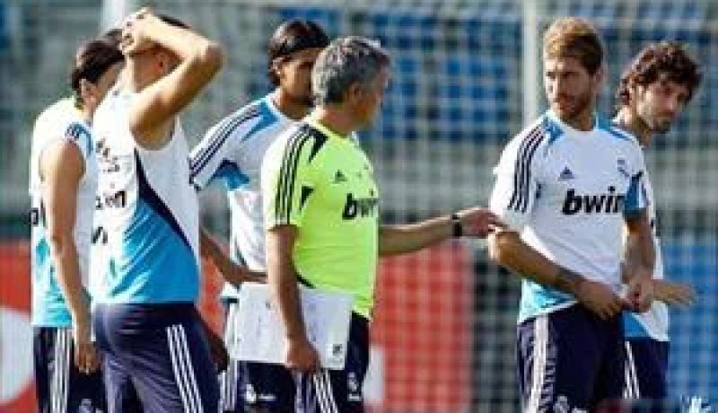 مورينيو : الليغا اهم من السوبر .. وكاكا لا يملك عروض