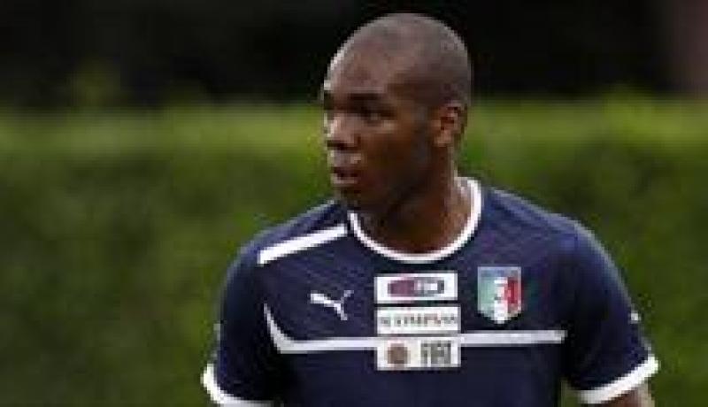 مانشستر يونايتد يصرف النظر عن التعاقد مع المدافع الإيطالي أوغبونا