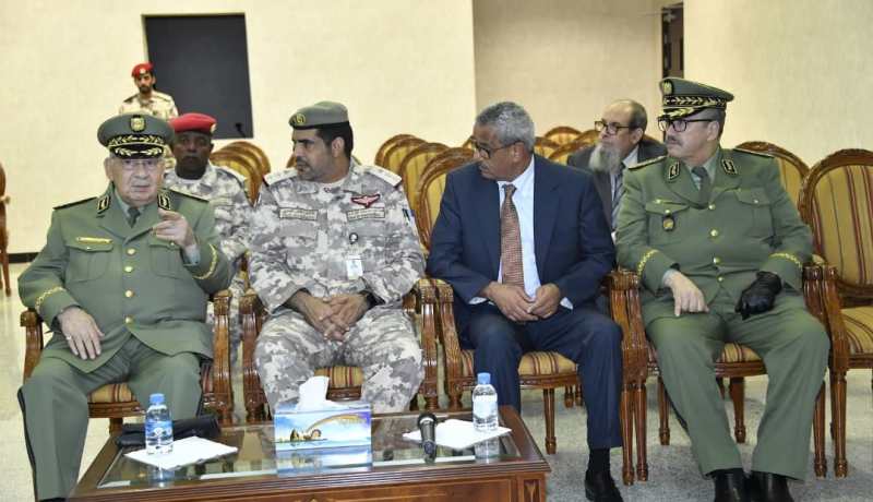 قايد صالح يؤكد على فتح آفاق جديدة في مجال التكوين مع قطر