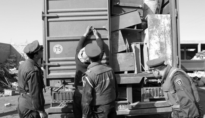 بعـــد الوقـــــود‮.. ‬المهـــربـــون‮ ''‬دوّروهـــا‮'' ‬ولاعـات‮!‬