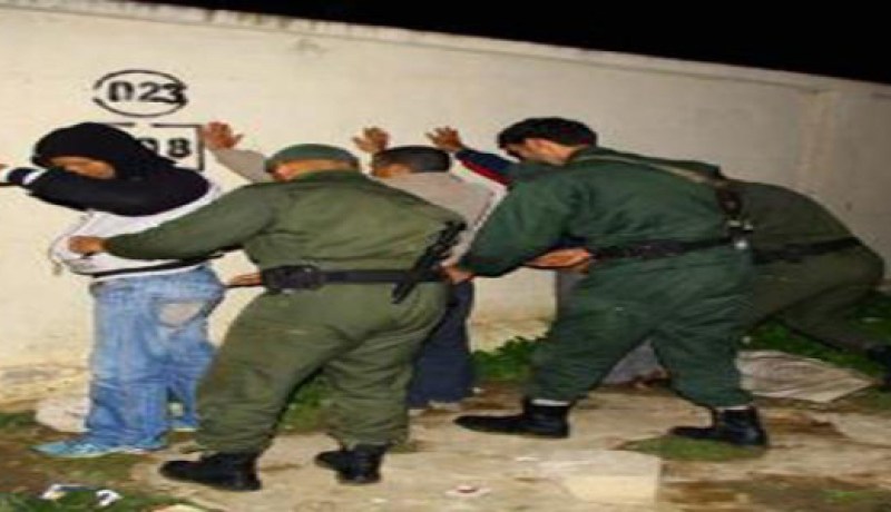 توقيف مسبوقين قضائيا وحجز 100 قارورة خمر في الشلف