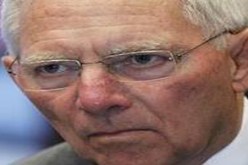 وزير مالية المانيا: لا فائدة من تقسيم حزمة انقاذ اليونان