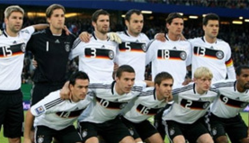 مونديال 2010: ألمانيا لتجنب سيناريو يعود الى 1938 وغانا تبحث عن نقطة الانجاز