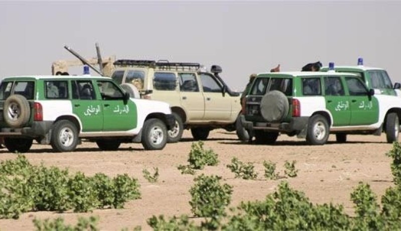 توقيف مركبة لتهريب مواد غذائية إلى تونس