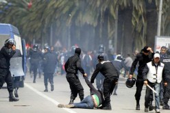 اعتقال العشرات بعد تجدد الاضطرابات في تونس