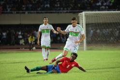 “فرانس فوتبول”: “تاهرات.. من عامل في البنك إلى مدافع قوي”