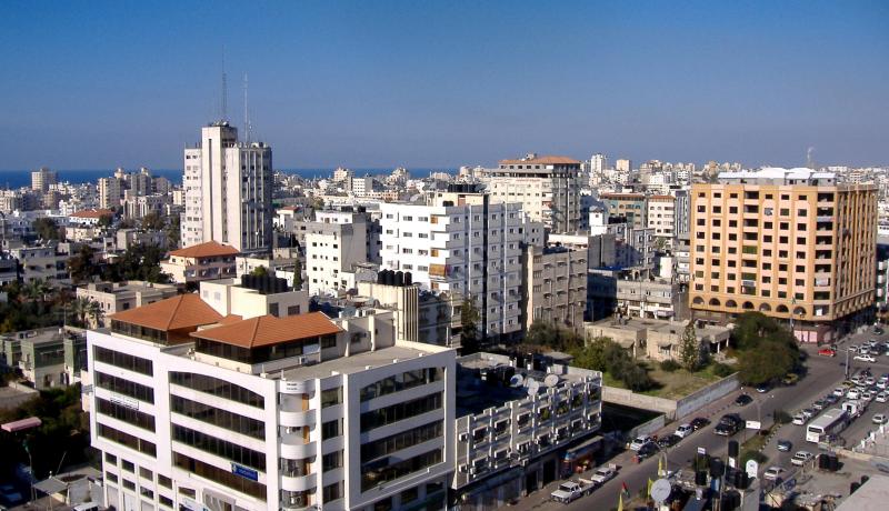 فلسطين المحتلة: الاحتلال يغلق معبر كرم أبو سالم المنفذ التجاري الوحيد المتبقي لقطاع غزة