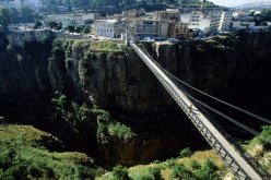 إنتشال جثة كهل سقط من أعلى جسر باب القنطرة في قسنطينة