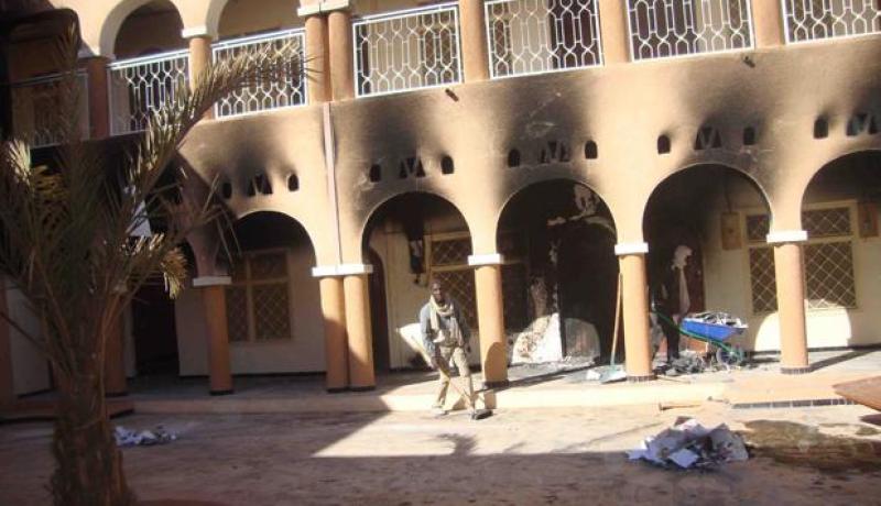 مجهولـون يحرقـون مقـر محافظة الأفـلان فــي غــردايـــة
