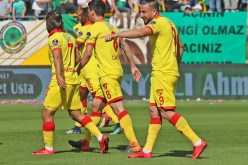 غيلاس يتألق ويُسجل للمرة الثالثة على التوالي