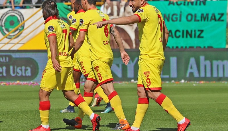 غيلاس يتألق ويُسجل للمرة الثالثة على التوالي