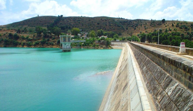 إضطرابات في التزويد بالمياه في عدة بلديات المدية بسبب مضخة سد غريب