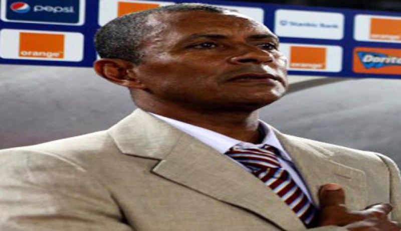 المدرب البرازيلي باولو جيلسون يمدد عقده مع منتخب غينيا الاستوائية