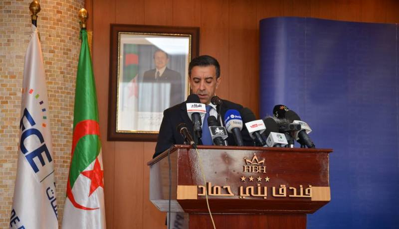 حداد سعيد بالدستور الجديد