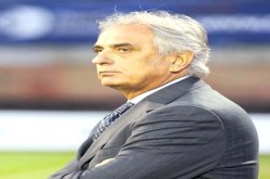 حليلوزيش منتظر ظهيرة الغد بالجزائر رفقة طاقمه والشارع الجزائري‮ ‬في‮ ‬حالة ترقّب‮ ‬