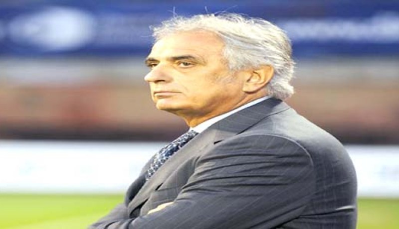 حليلوزيش منتظر ظهيرة الغد بالجزائر رفقة طاقمه والشارع الجزائري‮ ‬في‮ ‬حالة ترقّب‮ ‬