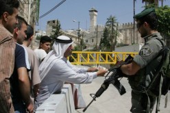 جيش الاحتلال الإسرائيلي يحاصر قطاع غزة ويغلق الحرم الإبراهيمي أمام المصلين