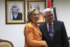 عباس يأمل في التوصل إلى تهدئة قبل مغادرة كلينتون المنطقة