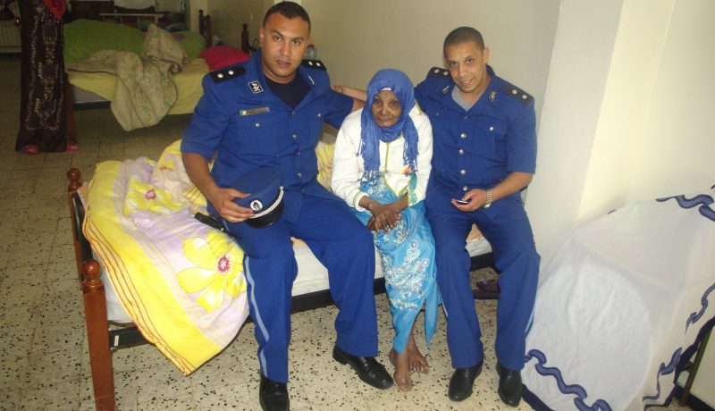 شرطة تلمسان تقاسم فرحة عيد الاضحى مع المسنين بدار العجزة والأطفال المرضى