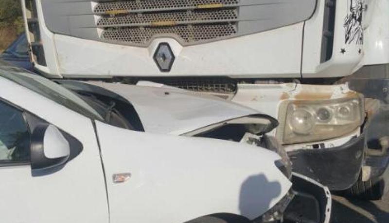 جريح في حادث إصطدام بين شاحنة وسيارة ببجاية