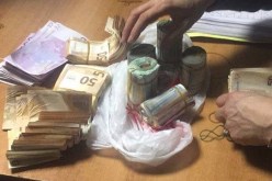 حجز مبالغ كبيرة بالعملة الصعبة في مطار هواري بومدين