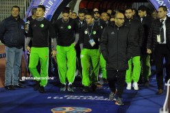 بالصور.. لاعبو المنتخب الجزائري  يتفقدون أرضية الملعب