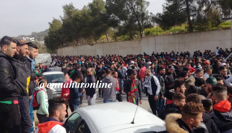 بالفيديو.. إصابات في صفوف الأنصار أمام ملعب الشهيد حملاوي