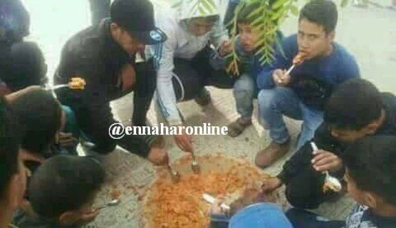 سكان تغزوت بالوادي يخرجون صدقة على شهداء الطائرة