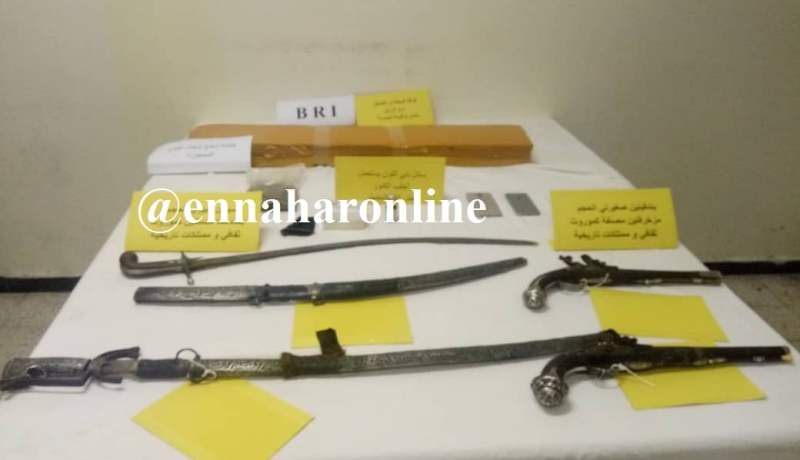 حجز أسلحة من العهد العثماني وتفكيك شبكة لتهريب الآثار في تبسة
