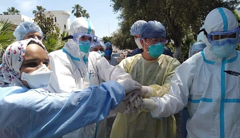 بالصور.. وفد من الخبراء الصينيين يحُل بمستشفى مكور حمو بعين الدفلى