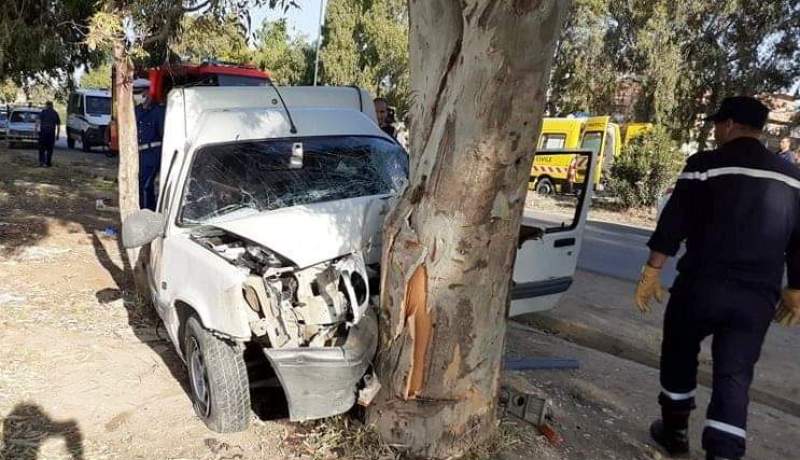مصرع شخص وإصابة اثنين آخرين في اصطدام سيارة بشجرة بتيارت