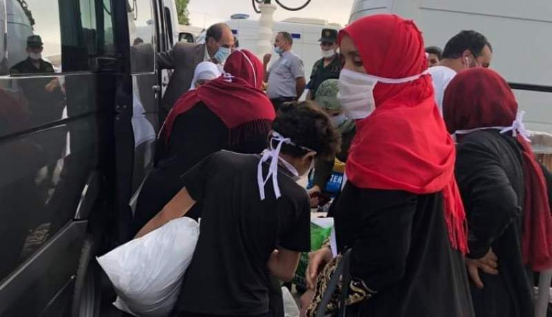 بالصور.. ترحيل 107 مواطنا قدموا من تونس بعد خضوعهم للحجر الصحي بفندقي “الماجستيك” و “الريم الجميل”