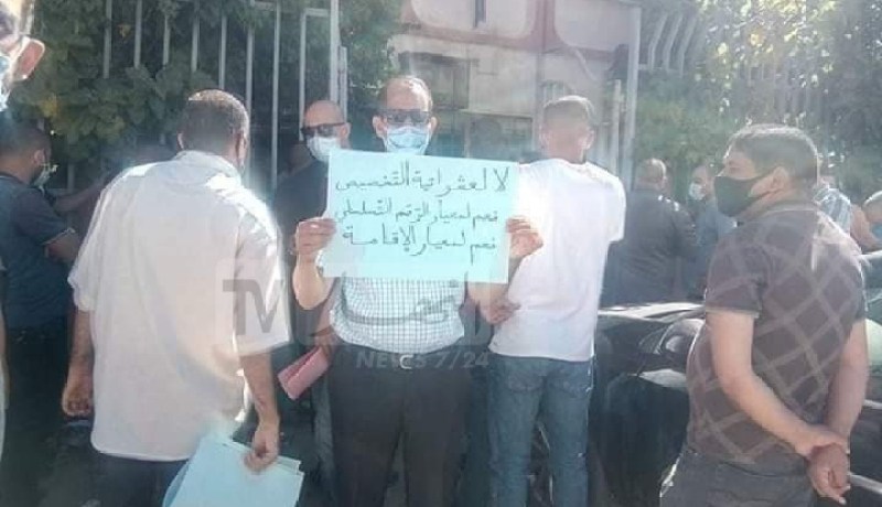 بالصور.. مكتتبو عدل 2 يحتجون بولاية المدية