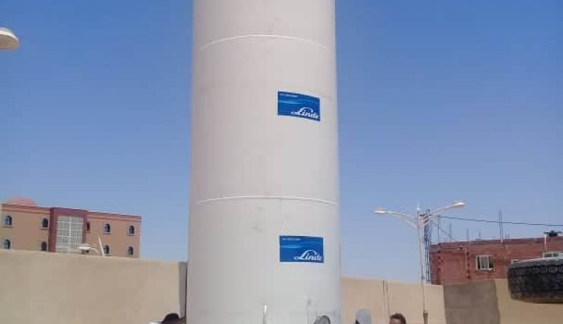 الوادي.. تثبيت خزان أوكسجين بمركز مكافحة السرطان