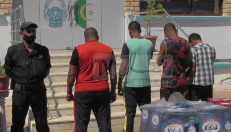 بالصور.. الأمن يوقف 4 أشخاص ويحجز 9441 قارورة خمر بوهران