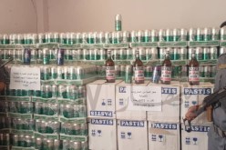 جمارك  النعامة تحجز 8472 قارورة خمر مختلفة الأنواع