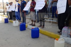 بالصور.. العطش يخرج سكان حي سليم 2 إلى الشارع بالشلف