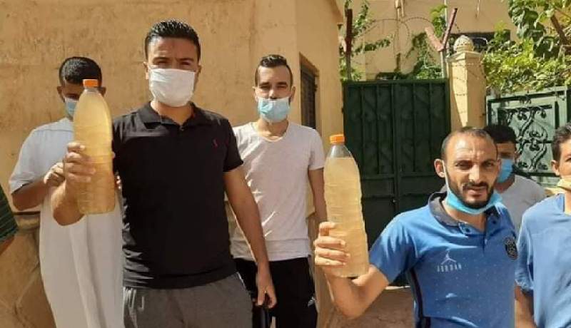 الأغواط.. مواطنو بلدية حاسي الرمل يحتجون بسبب تلوث مياه الحنفيات