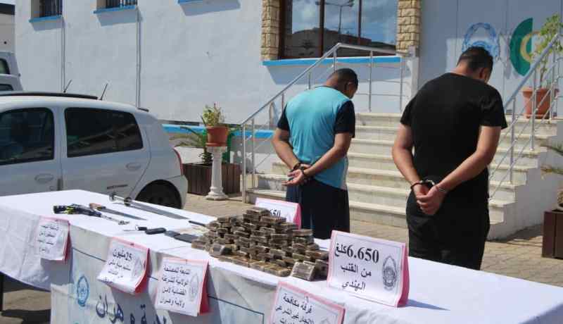 وهران.. توقيف مروجين وحجز حوالي 7 كلغ من الكيف