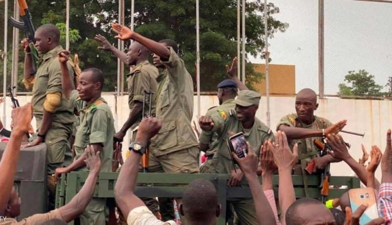 مالي.. “إيكواس” تطالب العسكريين بتعيين رئيس مدني قبل 15 سبتمبر