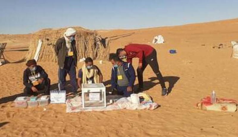بالصور.. إنطلاق عملية التصويت للبدو الرحل بمنطقة البرمة الحدودية بورقلة