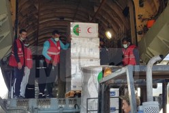 بالصور.. وصول 60 طنا من المساعدات المخصصة للشعب الصحراوي إلى مطار تندوف