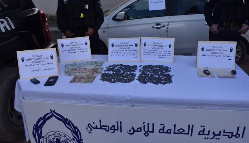 خنشلة: الإطاحة بجماعة إجرامية تروّج المؤثرات العقلية وحجز 1000 قرص مهلوس