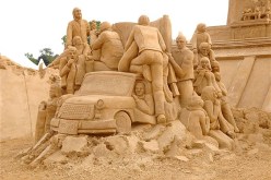 20 صورة لإبداع فن النحت بالرمال