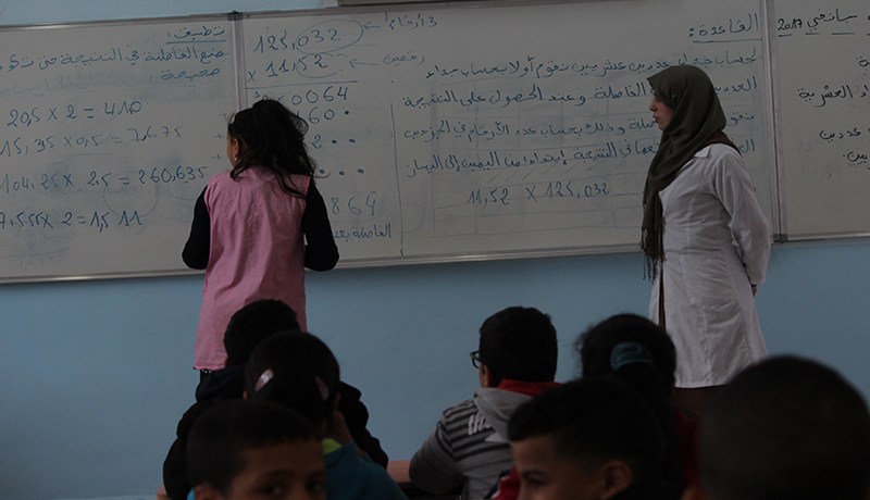 معلم يعتدي على تلميذة ويسبّب لها جروحا في الرقبة بمدرسة بلعروسي في وهران