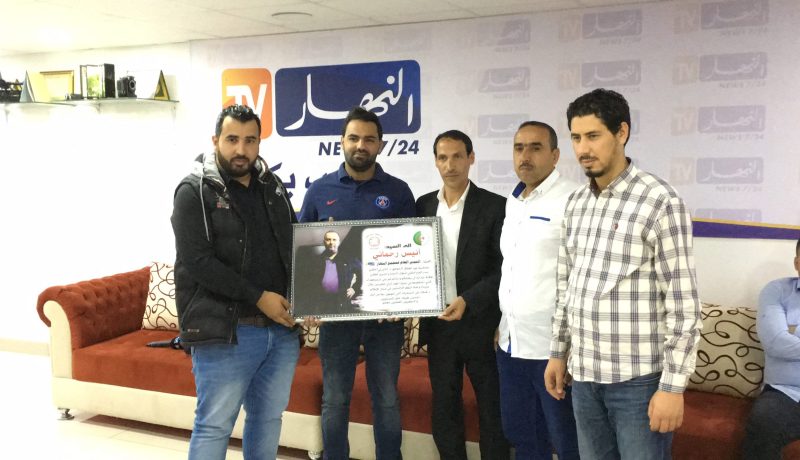 بالصور.. مدير ديوان الترقية والتسيير العقاري بغرداية يكرم المدير العام أنيس رحماني