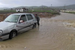 الثلوج والأمطار تعزل قرى بأكملها وخلايا أزمة بـ13 ولاية