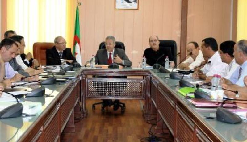 أغلب النقابيين المنتدبين يمارسون البزنسة ويعشقون الرحلات